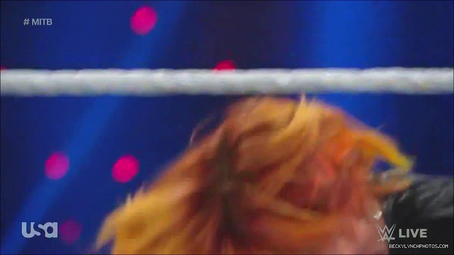 WWE_Monday_Night_Raw_2022_06_20_720p_HDTV_x264-NWCHD_mp4_007295262.jpg