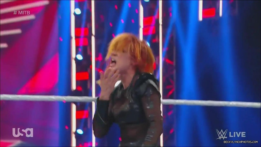 WWE_Monday_Night_Raw_2022_06_20_720p_HDTV_x264-NWCHD_mp4_007298064.jpg