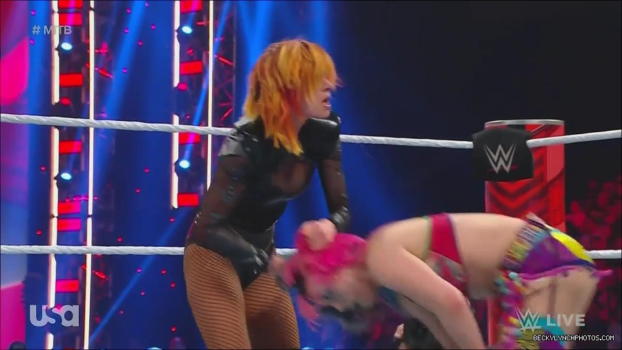 WWE_Monday_Night_Raw_2022_06_20_720p_HDTV_x264-NWCHD_mp4_007302469.jpg