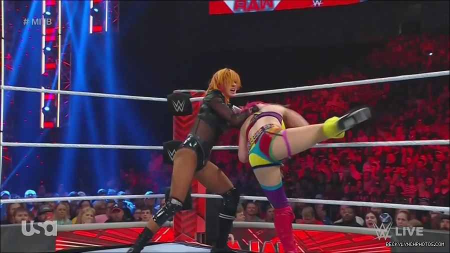 WWE_Monday_Night_Raw_2022_06_20_720p_HDTV_x264-NWCHD_mp4_007304871.jpg