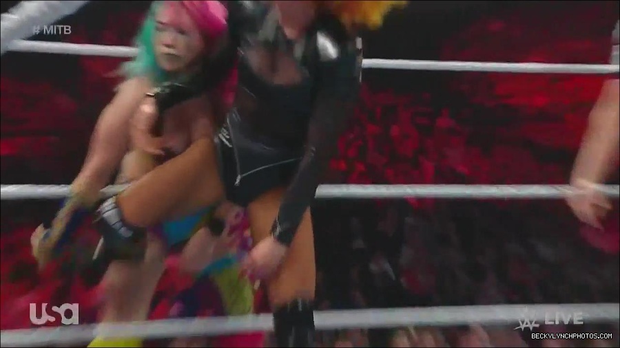WWE_Monday_Night_Raw_2022_06_20_720p_HDTV_x264-NWCHD_mp4_007308875.jpg