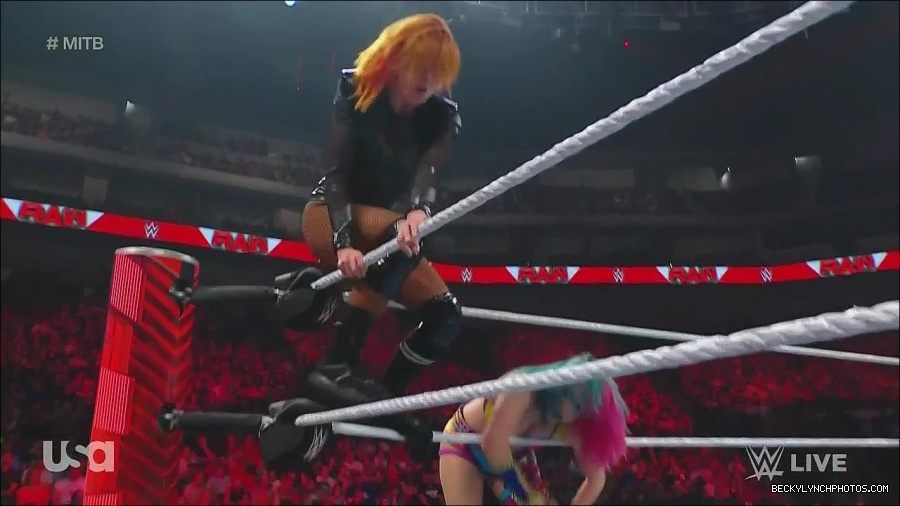 WWE_Monday_Night_Raw_2022_06_20_720p_HDTV_x264-NWCHD_mp4_007312078.jpg