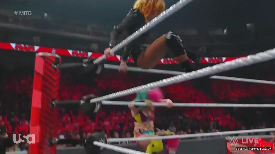 WWE_Monday_Night_Raw_2022_06_20_720p_HDTV_x264-NWCHD_mp4_007315682.jpg