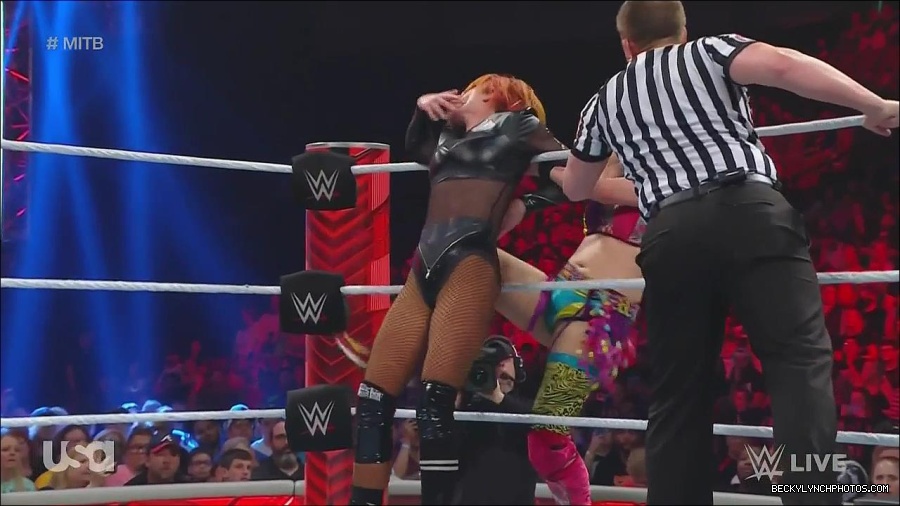 WWE_Monday_Night_Raw_2022_06_20_720p_HDTV_x264-NWCHD_mp4_007318885.jpg
