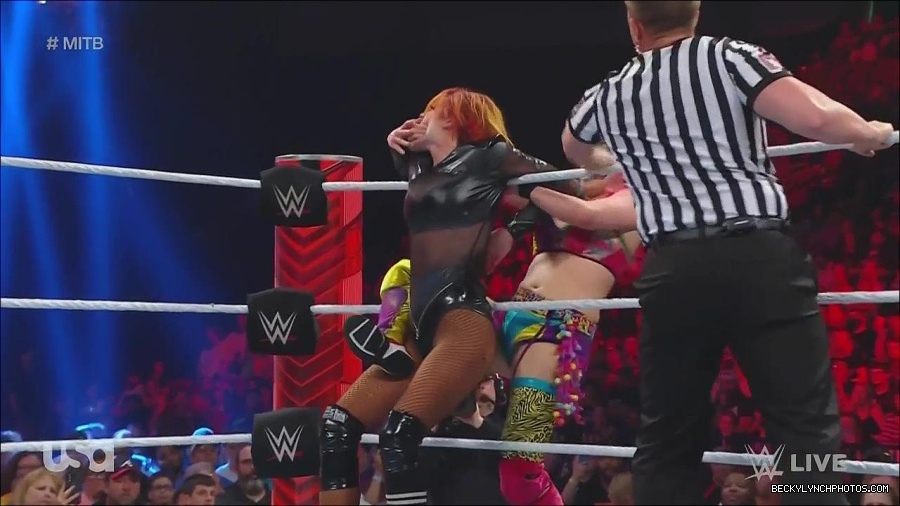 WWE_Monday_Night_Raw_2022_06_20_720p_HDTV_x264-NWCHD_mp4_007319686.jpg