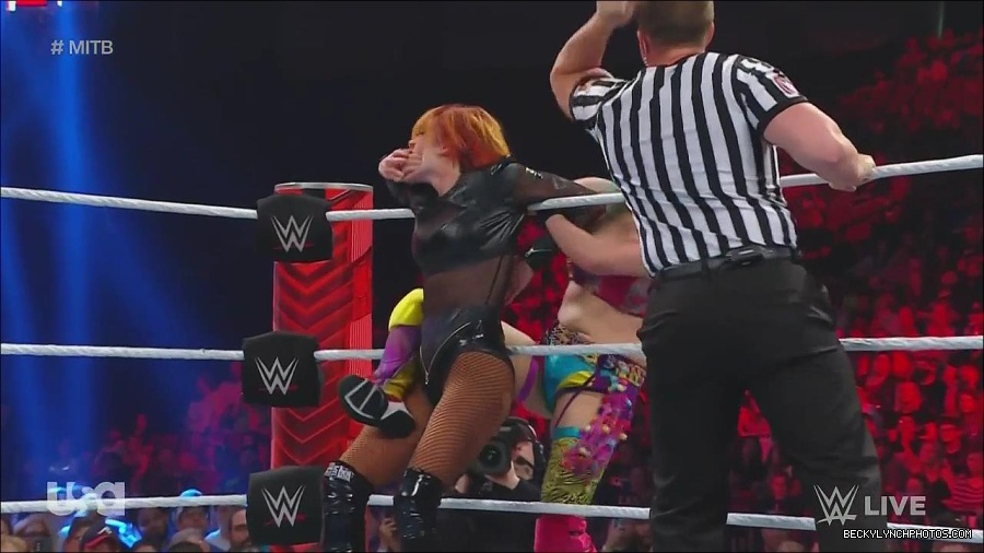 WWE_Monday_Night_Raw_2022_06_20_720p_HDTV_x264-NWCHD_mp4_007320887.jpg