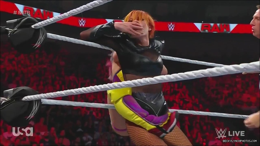 WWE_Monday_Night_Raw_2022_06_20_720p_HDTV_x264-NWCHD_mp4_007321688.jpg