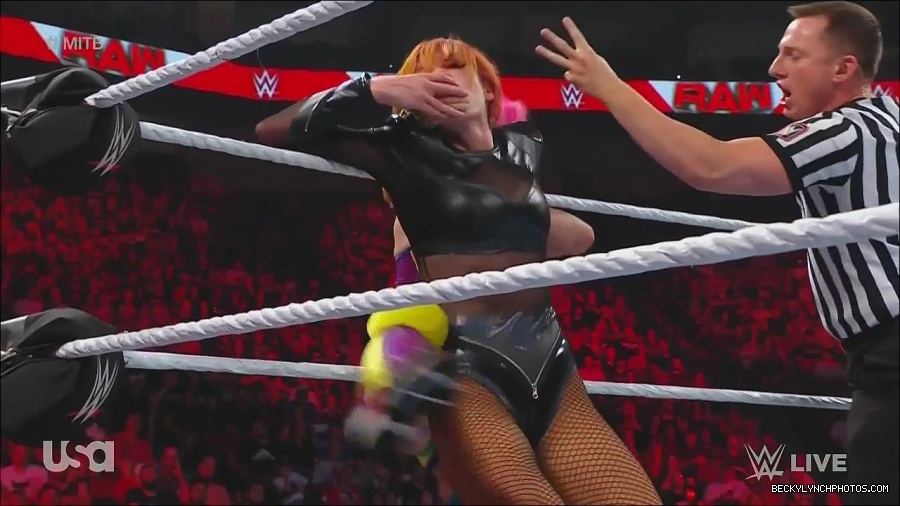 WWE_Monday_Night_Raw_2022_06_20_720p_HDTV_x264-NWCHD_mp4_007322489.jpg