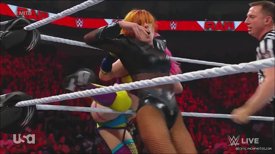 WWE_Monday_Night_Raw_2022_06_20_720p_HDTV_x264-NWCHD_mp4_007322889.jpg