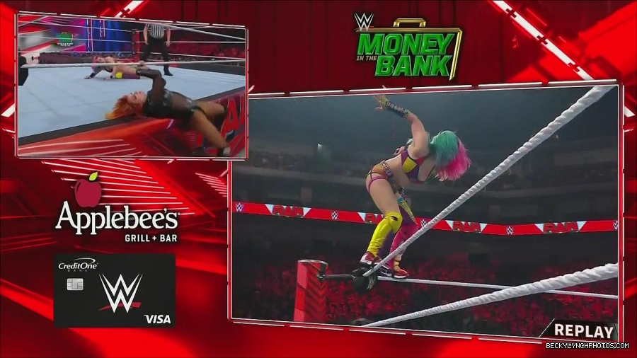 WWE_Monday_Night_Raw_2022_06_20_720p_HDTV_x264-NWCHD_mp4_007349316.jpg