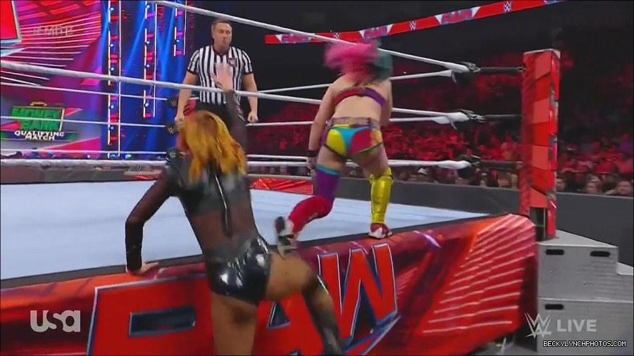 WWE_Monday_Night_Raw_2022_06_20_720p_HDTV_x264-NWCHD_mp4_007360126.jpg