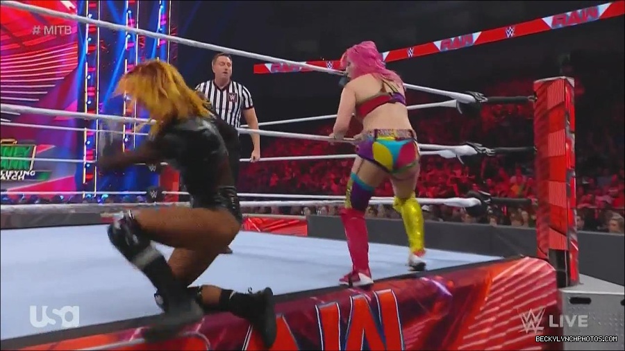 WWE_Monday_Night_Raw_2022_06_20_720p_HDTV_x264-NWCHD_mp4_007360527.jpg