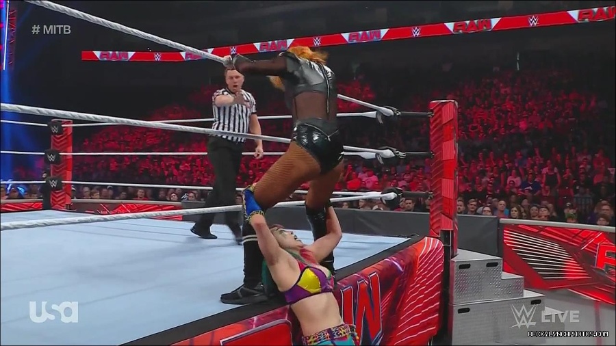 WWE_Monday_Night_Raw_2022_06_20_720p_HDTV_x264-NWCHD_mp4_007364531.jpg