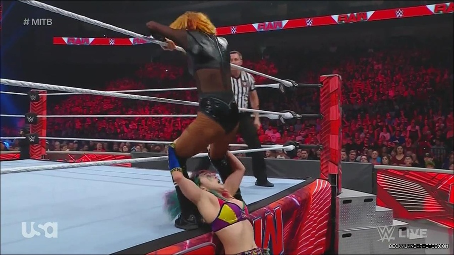 WWE_Monday_Night_Raw_2022_06_20_720p_HDTV_x264-NWCHD_mp4_007365332.jpg