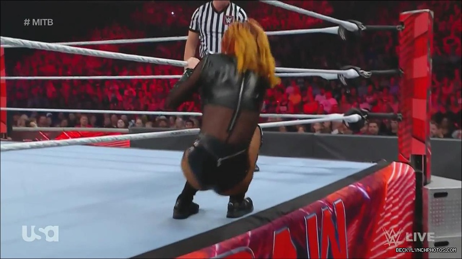 WWE_Monday_Night_Raw_2022_06_20_720p_HDTV_x264-NWCHD_mp4_007372138.jpg