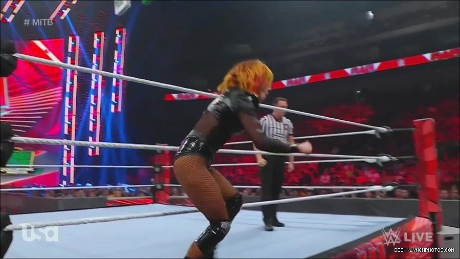 WWE_Monday_Night_Raw_2022_06_20_720p_HDTV_x264-NWCHD_mp4_007376943.jpg