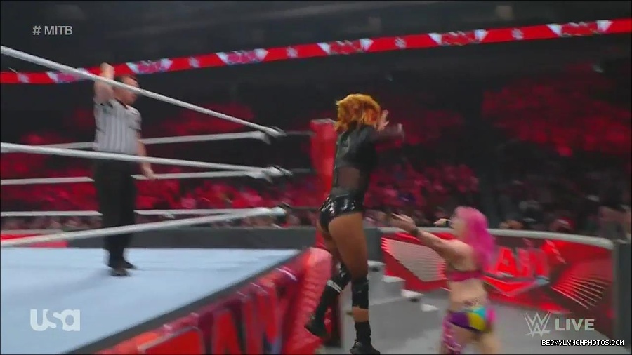 WWE_Monday_Night_Raw_2022_06_20_720p_HDTV_x264-NWCHD_mp4_007377744.jpg
