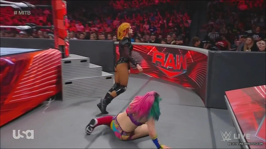WWE_Monday_Night_Raw_2022_06_20_720p_HDTV_x264-NWCHD_mp4_007379346.jpg