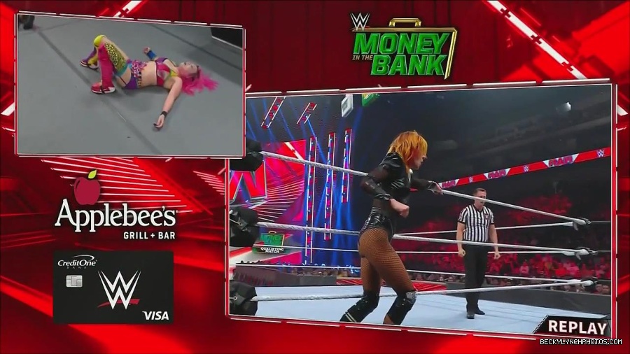 WWE_Monday_Night_Raw_2022_06_20_720p_HDTV_x264-NWCHD_mp4_007390557.jpg