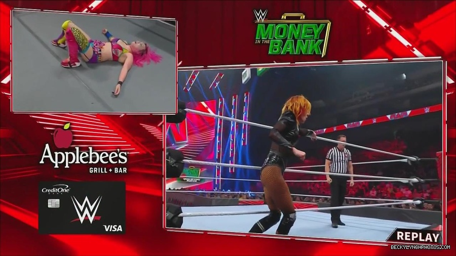 WWE_Monday_Night_Raw_2022_06_20_720p_HDTV_x264-NWCHD_mp4_007390957.jpg