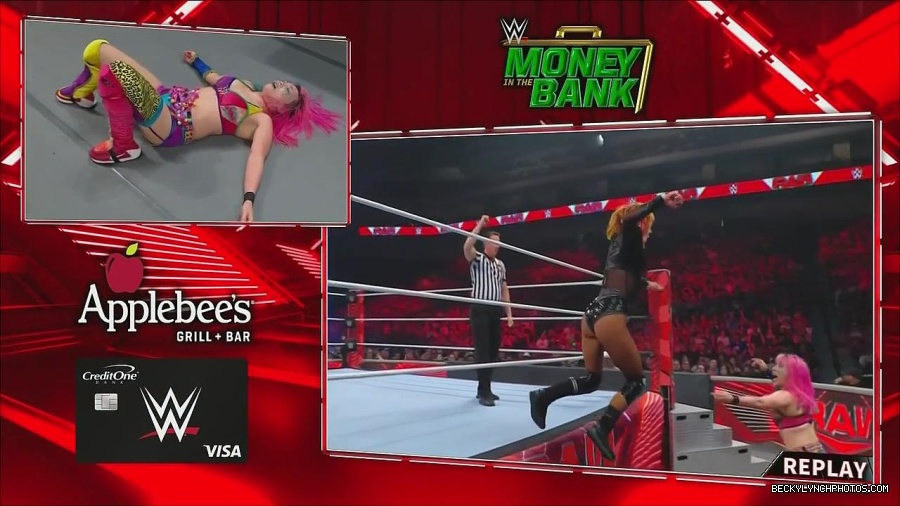 WWE_Monday_Night_Raw_2022_06_20_720p_HDTV_x264-NWCHD_mp4_007392959.jpg