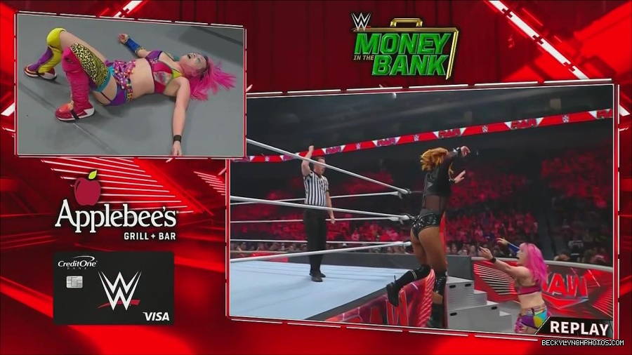 WWE_Monday_Night_Raw_2022_06_20_720p_HDTV_x264-NWCHD_mp4_007393760.jpg