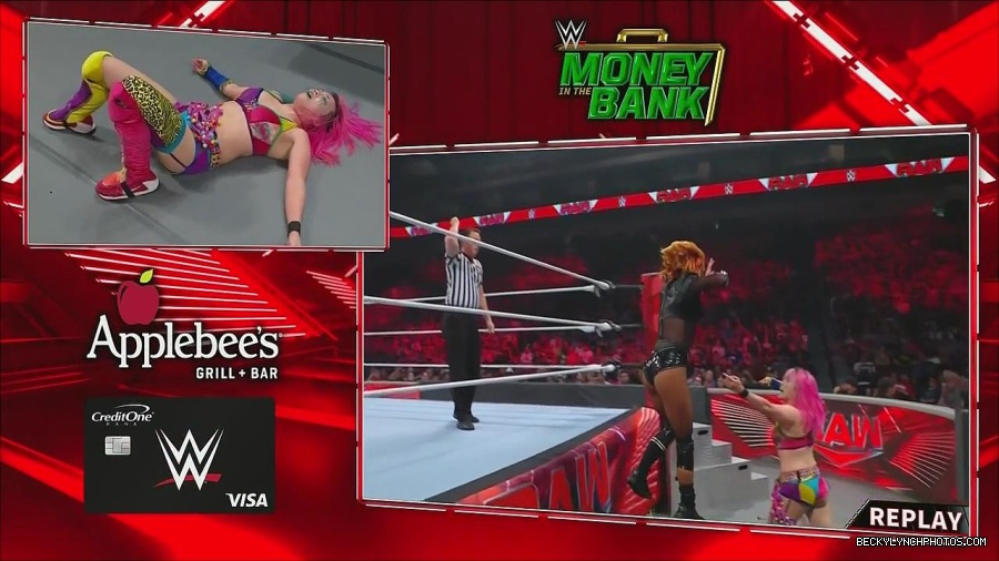 WWE_Monday_Night_Raw_2022_06_20_720p_HDTV_x264-NWCHD_mp4_007394561.jpg