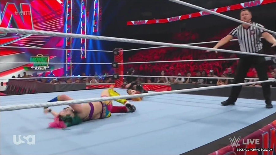 WWE_Monday_Night_Raw_2022_06_20_720p_HDTV_x264-NWCHD_mp4_007407774.jpg