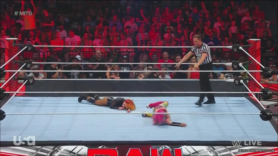 WWE_Monday_Night_Raw_2022_06_20_720p_HDTV_x264-NWCHD_mp4_007408575.jpg