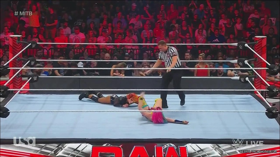 WWE_Monday_Night_Raw_2022_06_20_720p_HDTV_x264-NWCHD_mp4_007409376.jpg