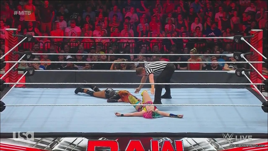 WWE_Monday_Night_Raw_2022_06_20_720p_HDTV_x264-NWCHD_mp4_007410577.jpg