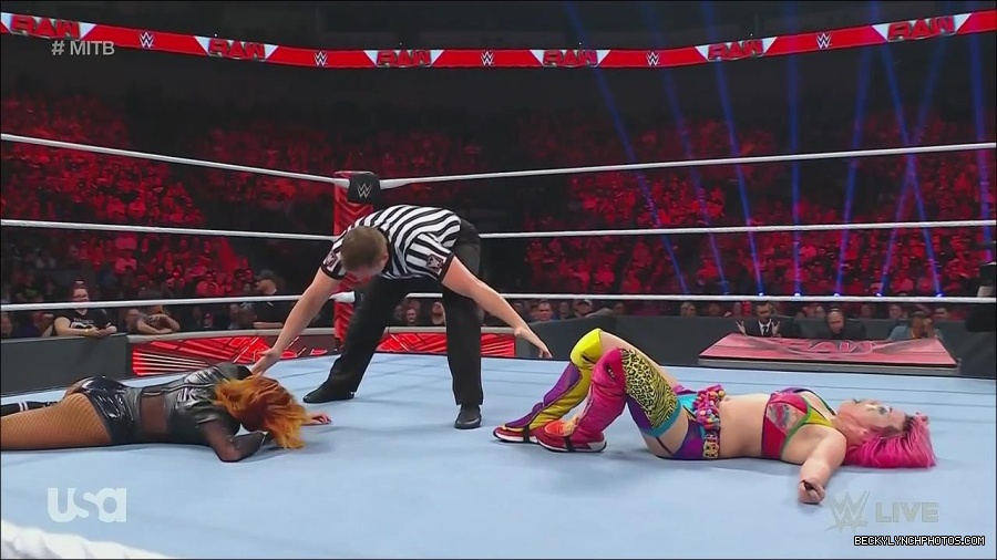WWE_Monday_Night_Raw_2022_06_20_720p_HDTV_x264-NWCHD_mp4_007411378.jpg
