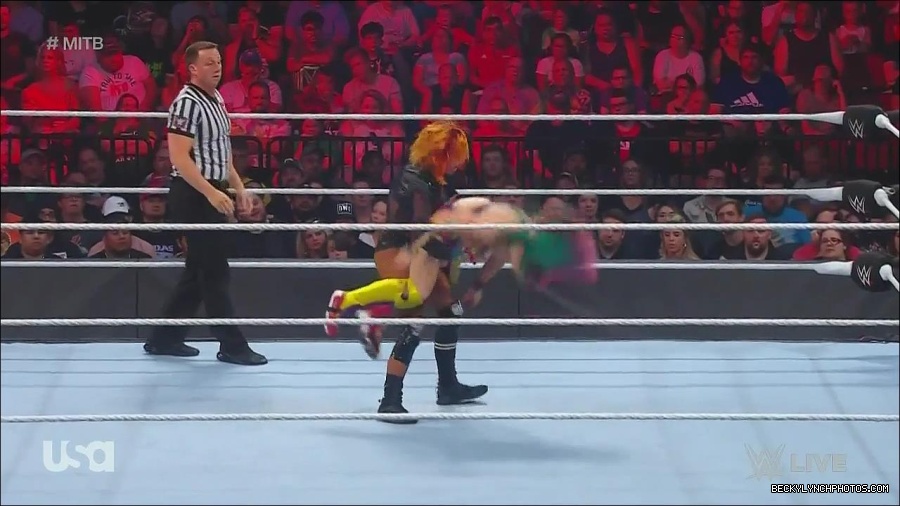 WWE_Monday_Night_Raw_2022_06_20_720p_HDTV_x264-NWCHD_mp4_007427794.jpg