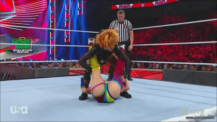 WWE_Monday_Night_Raw_2022_06_20_720p_HDTV_x264-NWCHD_mp4_007428595.jpg