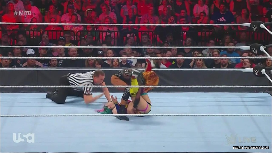 WWE_Monday_Night_Raw_2022_06_20_720p_HDTV_x264-NWCHD_mp4_007429796.jpg