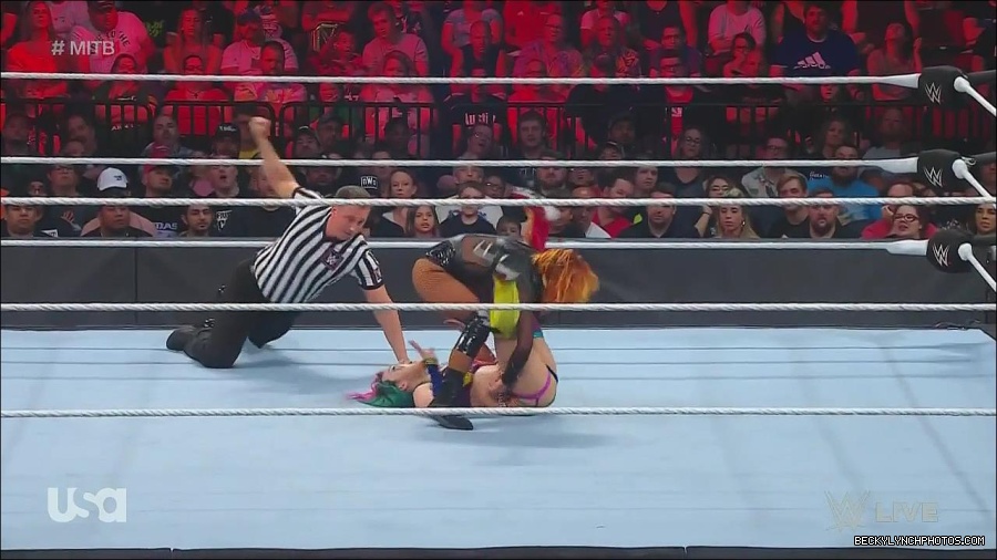 WWE_Monday_Night_Raw_2022_06_20_720p_HDTV_x264-NWCHD_mp4_007430196.jpg