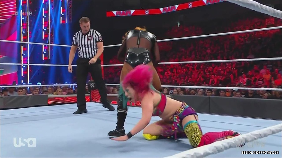 WWE_Monday_Night_Raw_2022_06_20_720p_HDTV_x264-NWCHD_mp4_007435001.jpg