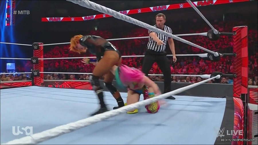 WWE_Monday_Night_Raw_2022_06_20_720p_HDTV_x264-NWCHD_mp4_007439005.jpg