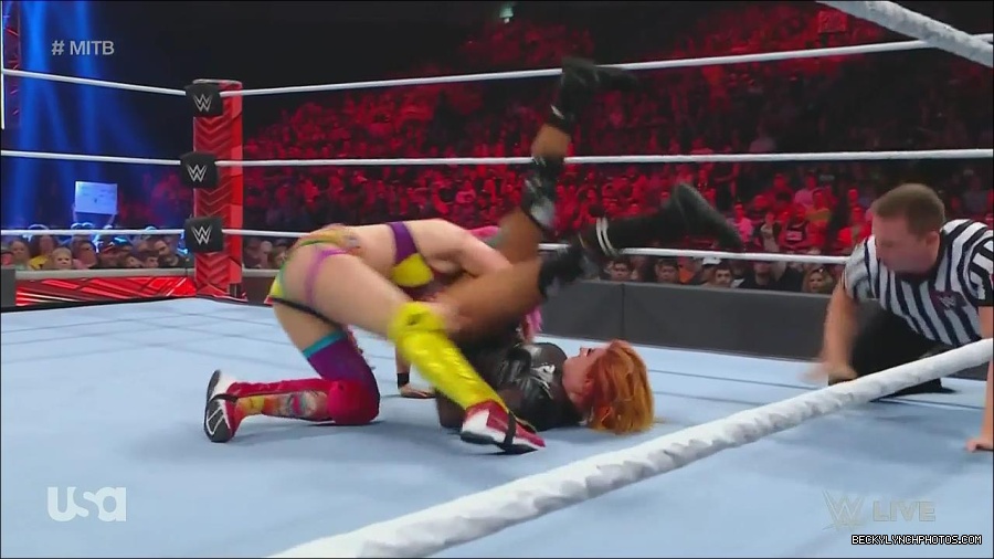 WWE_Monday_Night_Raw_2022_06_20_720p_HDTV_x264-NWCHD_mp4_007442609.jpg