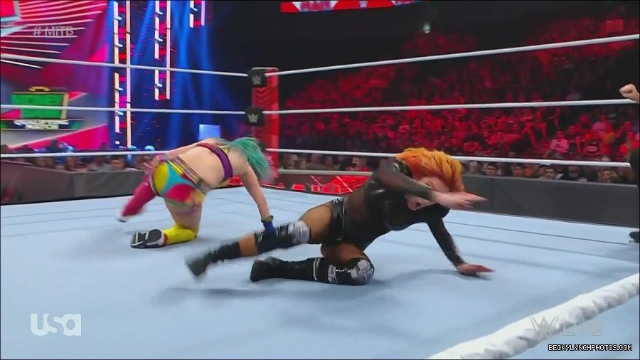 WWE_Monday_Night_Raw_2022_06_20_720p_HDTV_x264-NWCHD_mp4_007443410.jpg