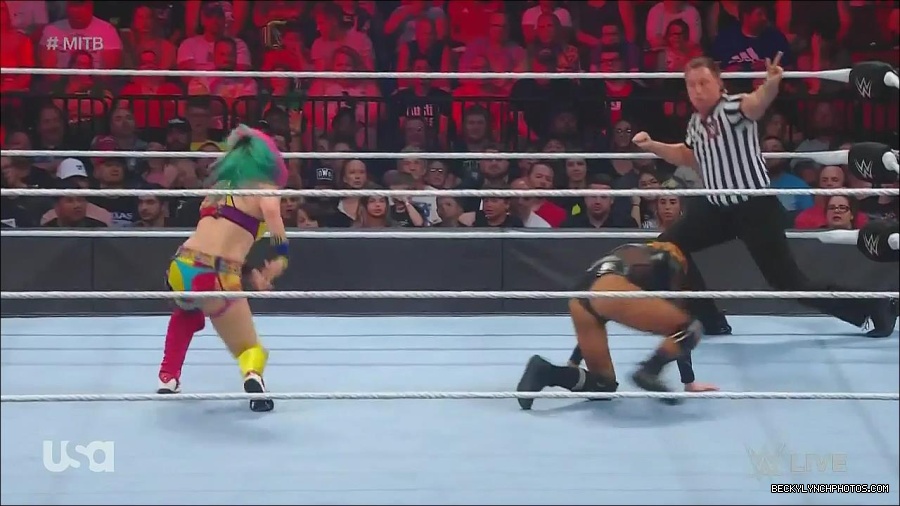 WWE_Monday_Night_Raw_2022_06_20_720p_HDTV_x264-NWCHD_mp4_007443810.jpg