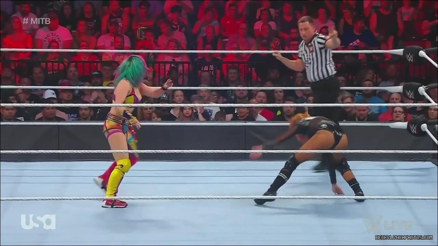 WWE_Monday_Night_Raw_2022_06_20_720p_HDTV_x264-NWCHD_mp4_007444210.jpg