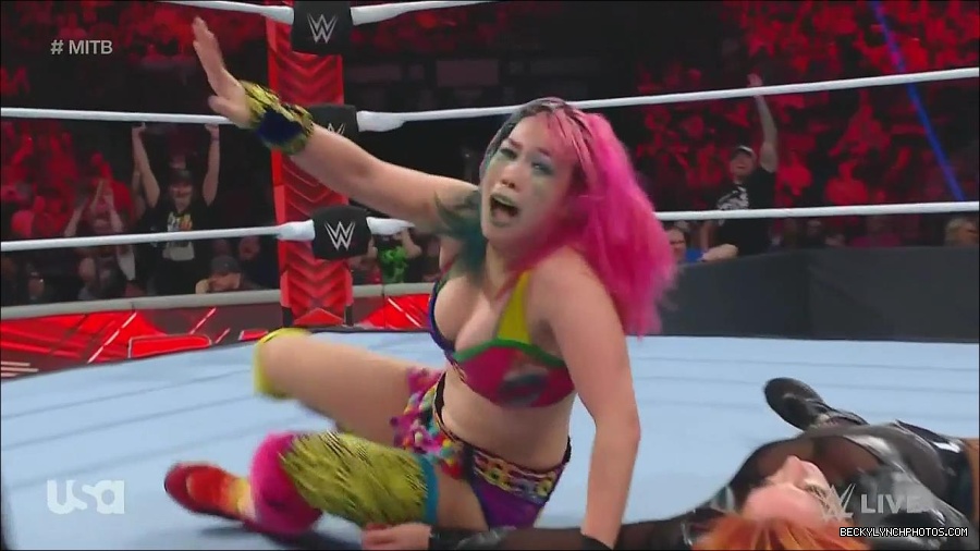 WWE_Monday_Night_Raw_2022_06_20_720p_HDTV_x264-NWCHD_mp4_007452619.jpg