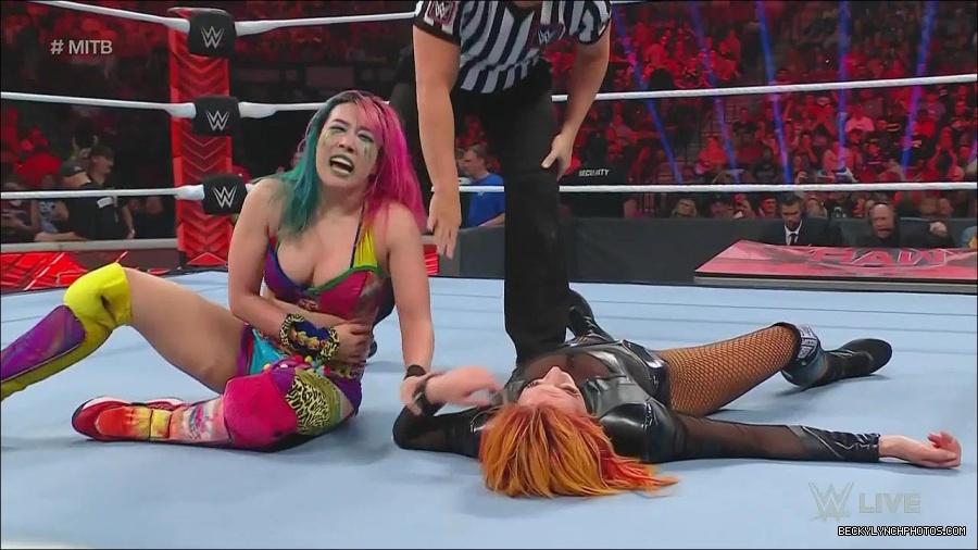 WWE_Monday_Night_Raw_2022_06_20_720p_HDTV_x264-NWCHD_mp4_007460226.jpg