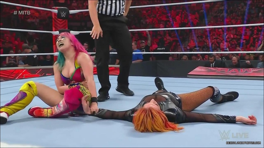 WWE_Monday_Night_Raw_2022_06_20_720p_HDTV_x264-NWCHD_mp4_007461027.jpg
