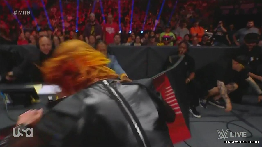 WWE_Monday_Night_Raw_2022_06_20_720p_HDTV_x264-NWCHD_mp4_007496262.jpg