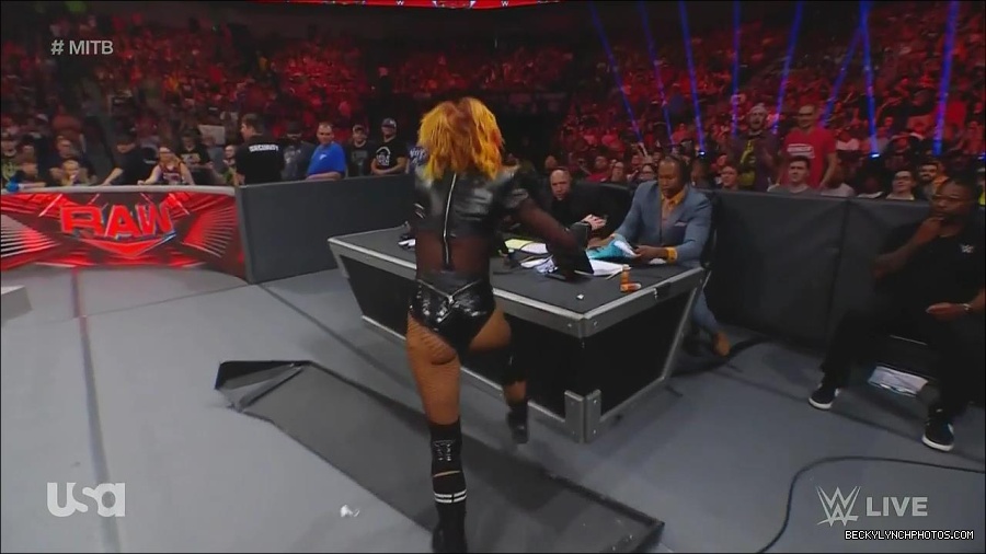 WWE_Monday_Night_Raw_2022_06_20_720p_HDTV_x264-NWCHD_mp4_007498264.jpg