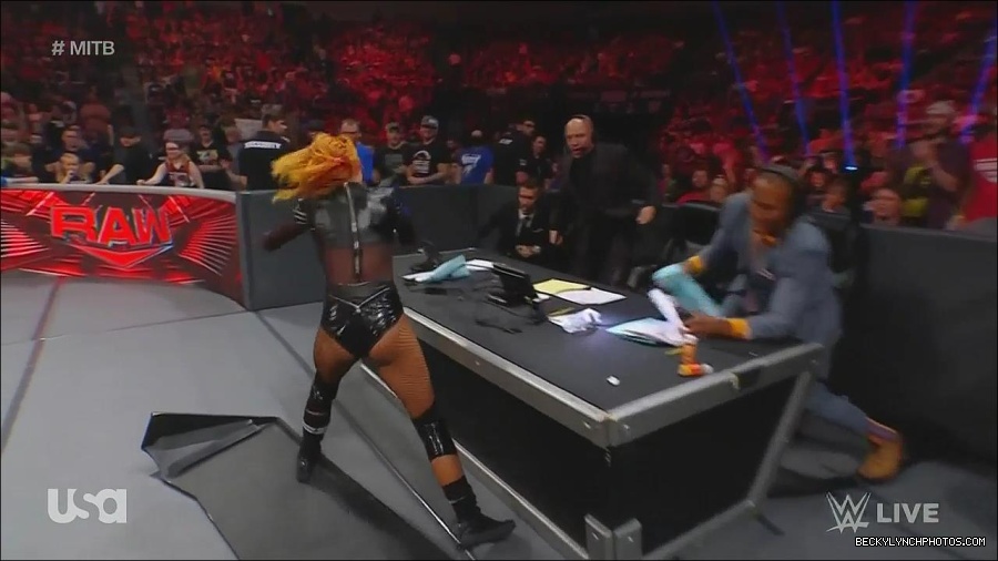 WWE_Monday_Night_Raw_2022_06_20_720p_HDTV_x264-NWCHD_mp4_007499065.jpg