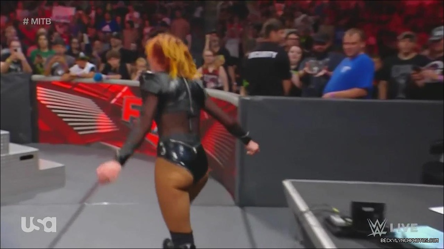 WWE_Monday_Night_Raw_2022_06_20_720p_HDTV_x264-NWCHD_mp4_007502268.jpg