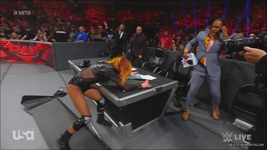 WWE_Monday_Night_Raw_2022_06_20_720p_HDTV_x264-NWCHD_mp4_007507474.jpg